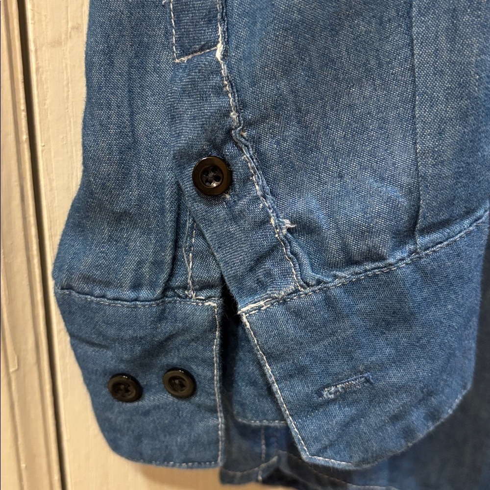 CACO STREETWEAR BLUE DENIM BUTTON DOWN WITH PLAID POCKET LIGHT WEIGHT DENIM - Picture 3 of 12